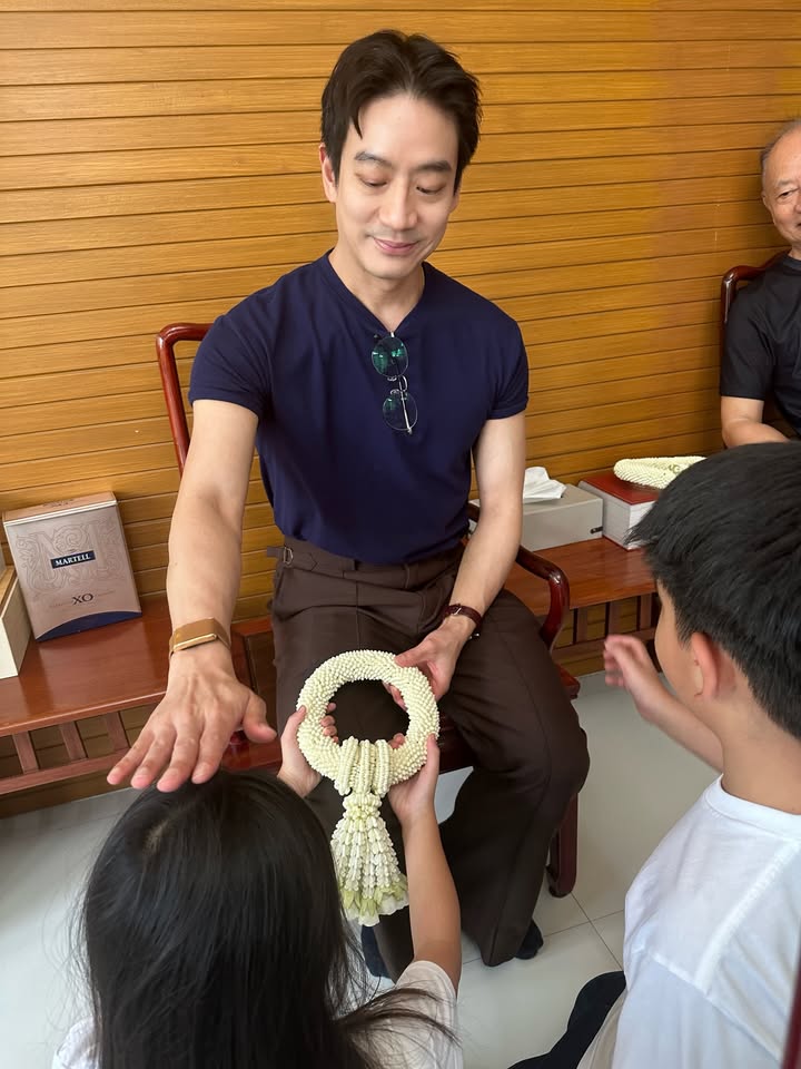 โอ๊ค - สมิทธิ์ อารยะสกุล