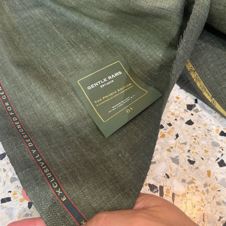 โอ๊ค - สมิทธิ์ อารยะสกุล