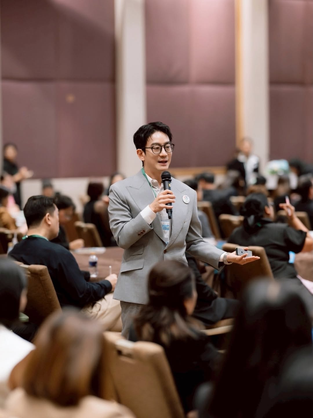 โอ๊ค - สมิทธิ์ อารยะสกุล