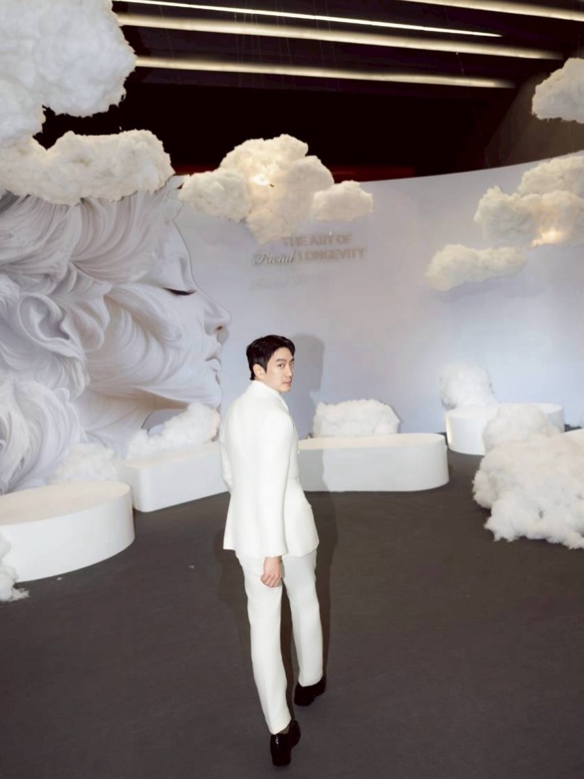 โอ๊ค - สมิทธิ์ อารยะสกุล