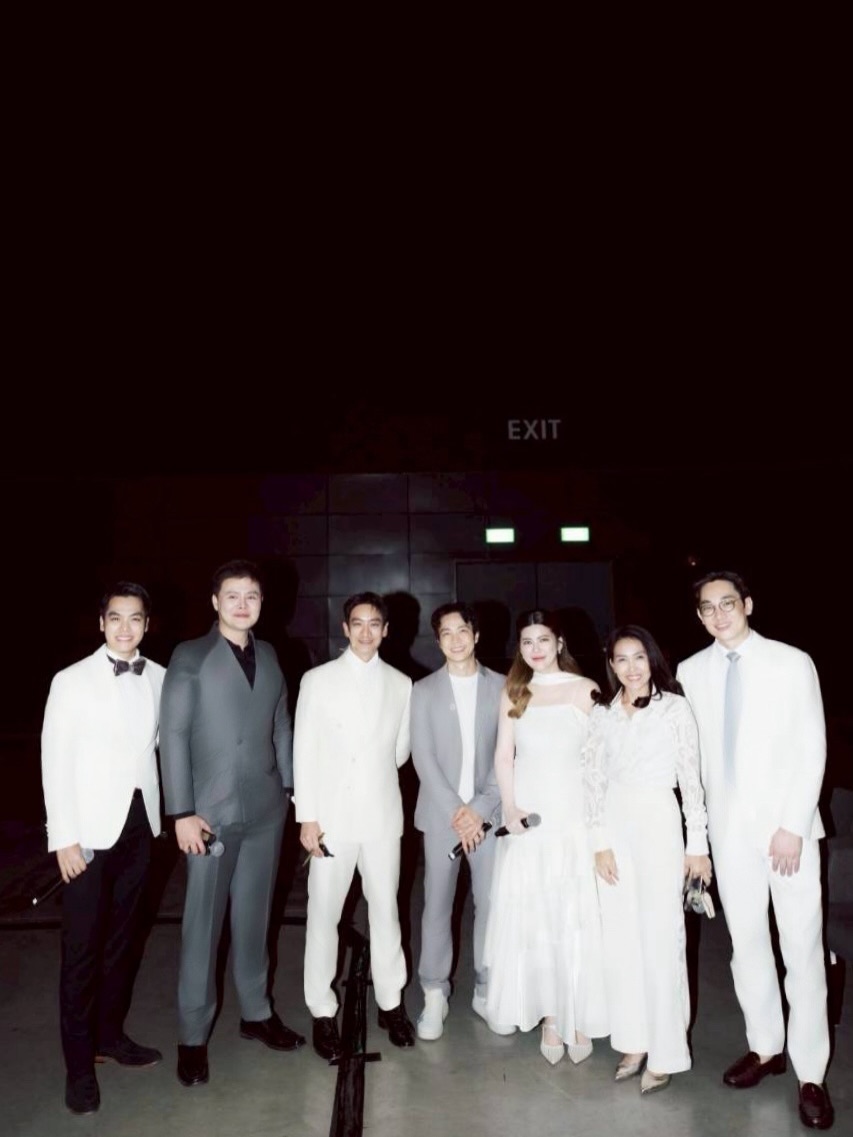 โอ๊ค - สมิทธิ์ อารยะสกุล