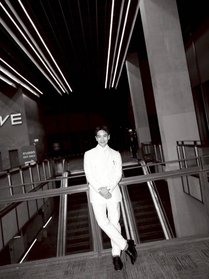 โอ๊ค - สมิทธิ์ อารยะสกุล