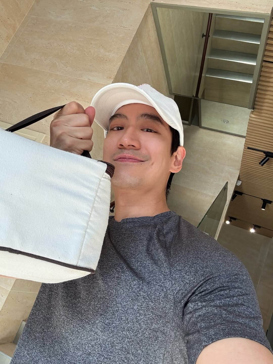 โอ๊ค - สมิทธิ์ อารยะสกุล