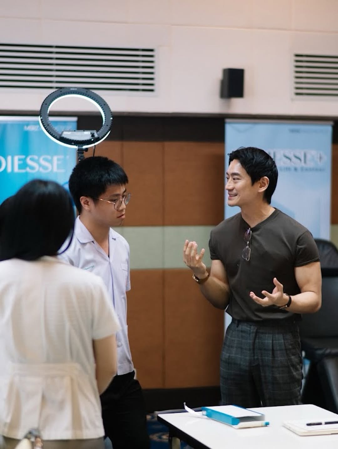 โอ๊ค - สมิทธิ์ อารยะสกุล