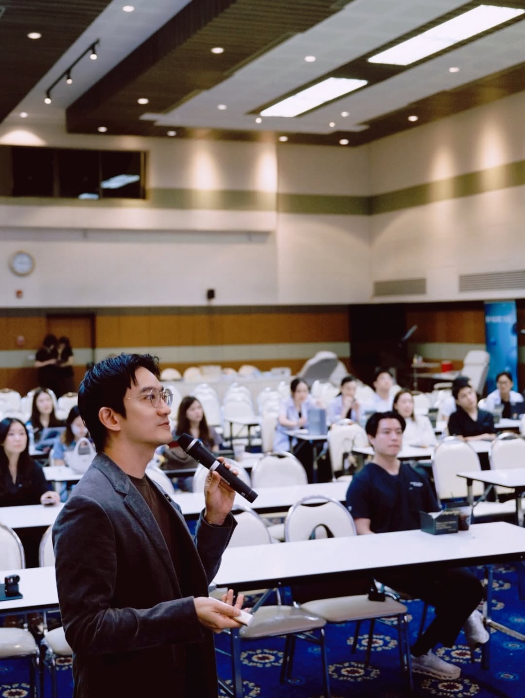 โอ๊ค - สมิทธิ์ อารยะสกุล