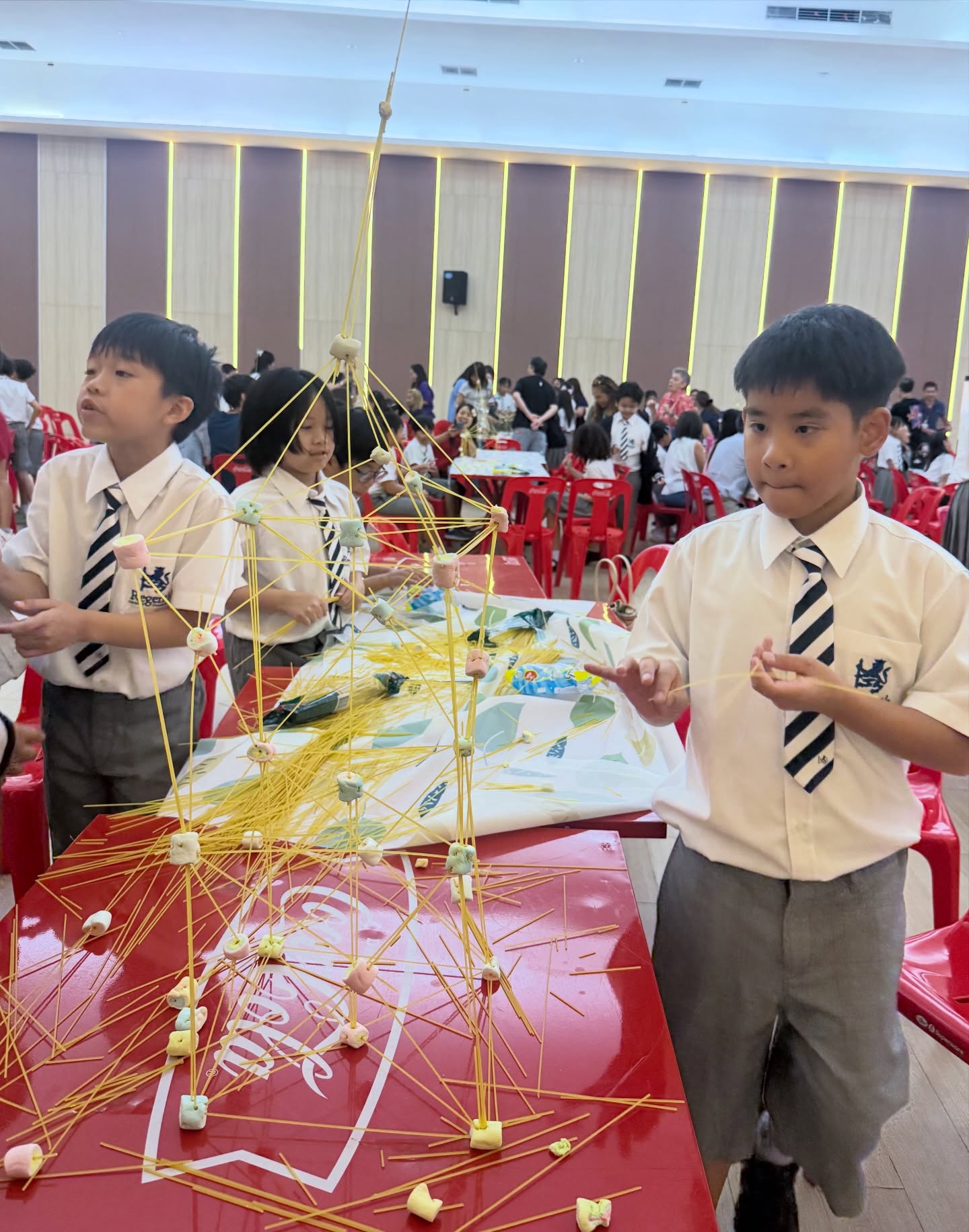 โอ๊ค - สมิทธิ์ อารยะสกุล