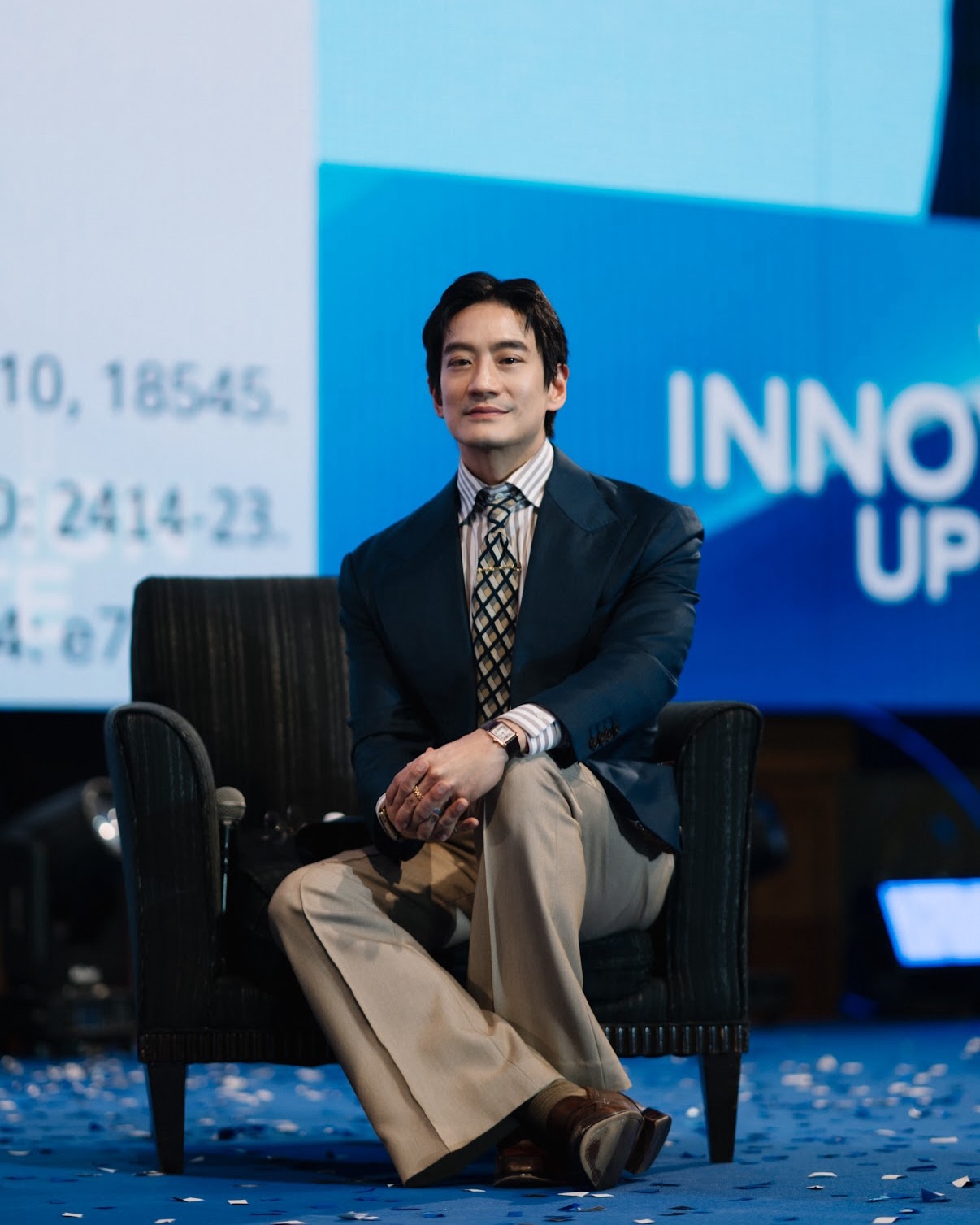 โอ๊ค - สมิทธิ์ อารยะสกุล