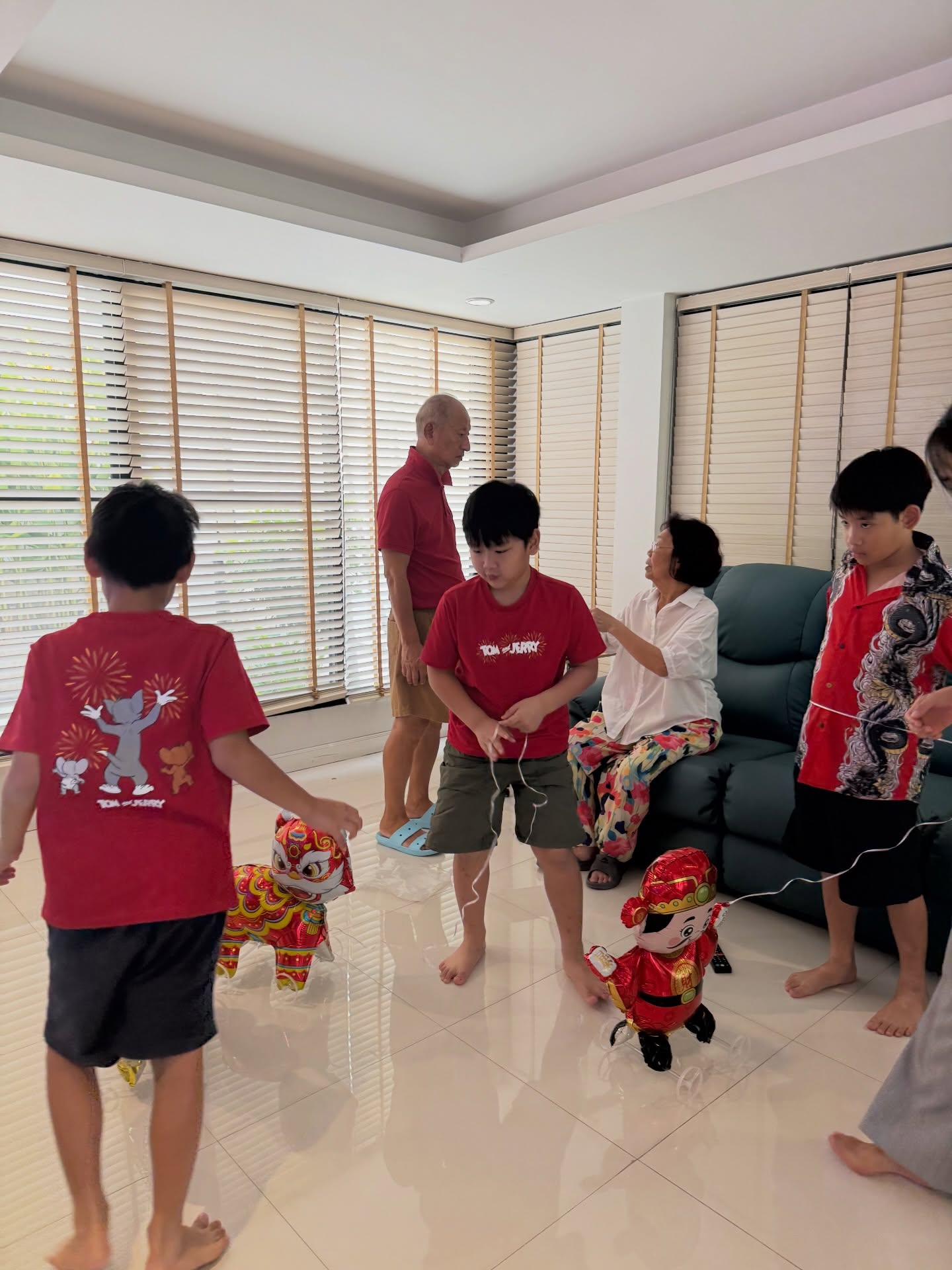 โอ๊ค - สมิทธิ์ อารยะสกุล