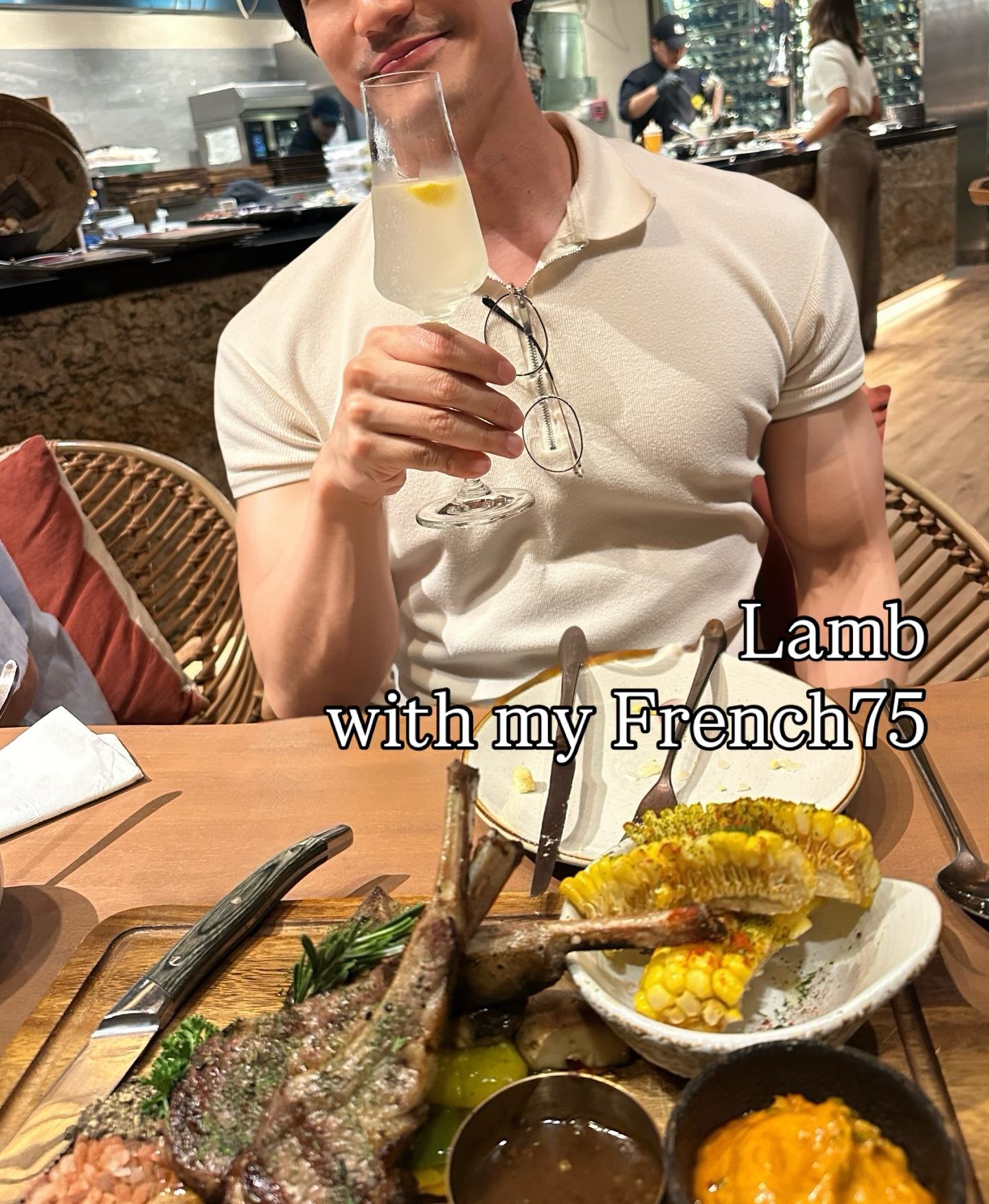 โอ๊ค - สมิทธิ์ อารยะสกุล