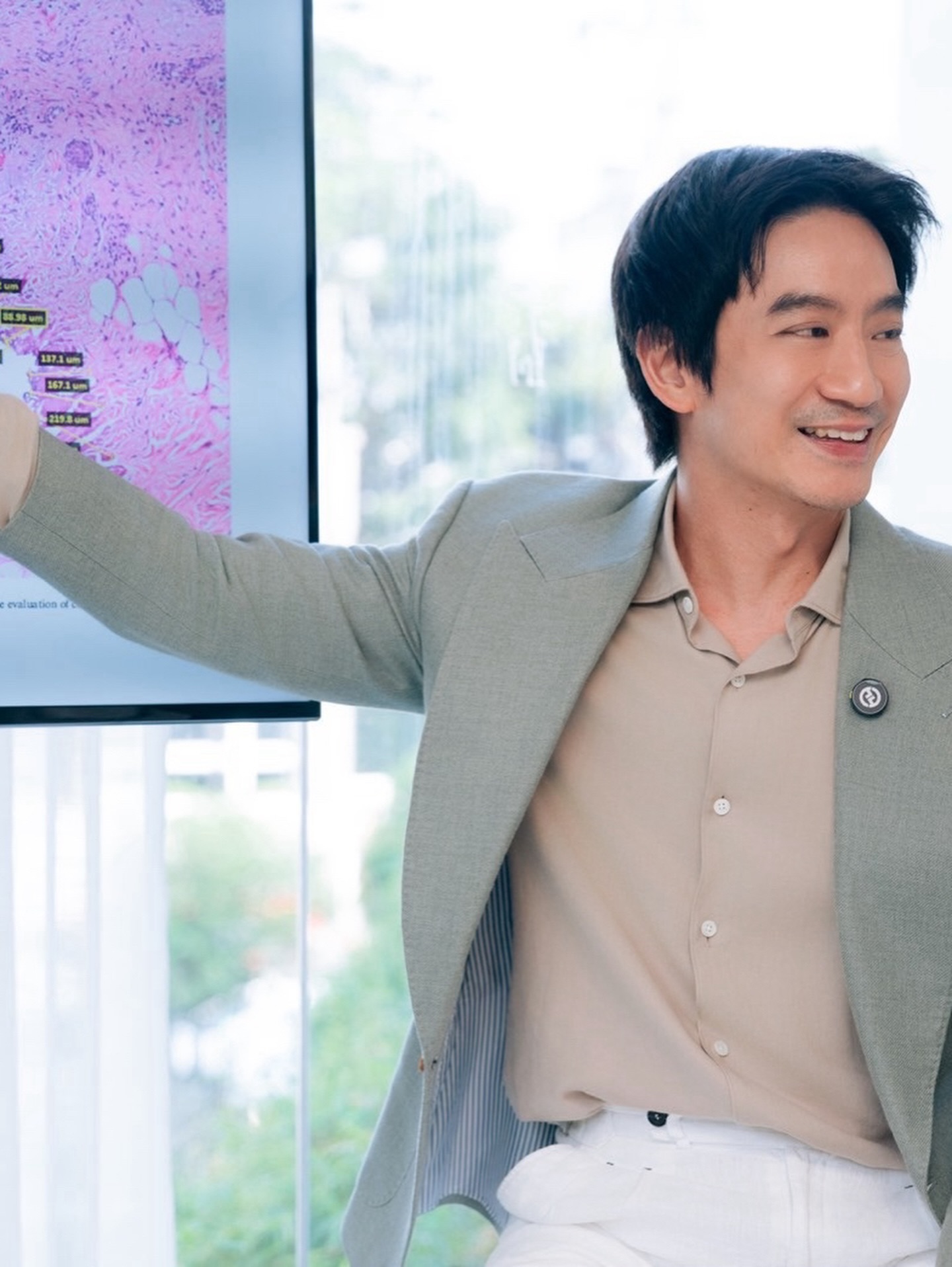 โอ๊ค - สมิทธิ์ อารยะสกุล