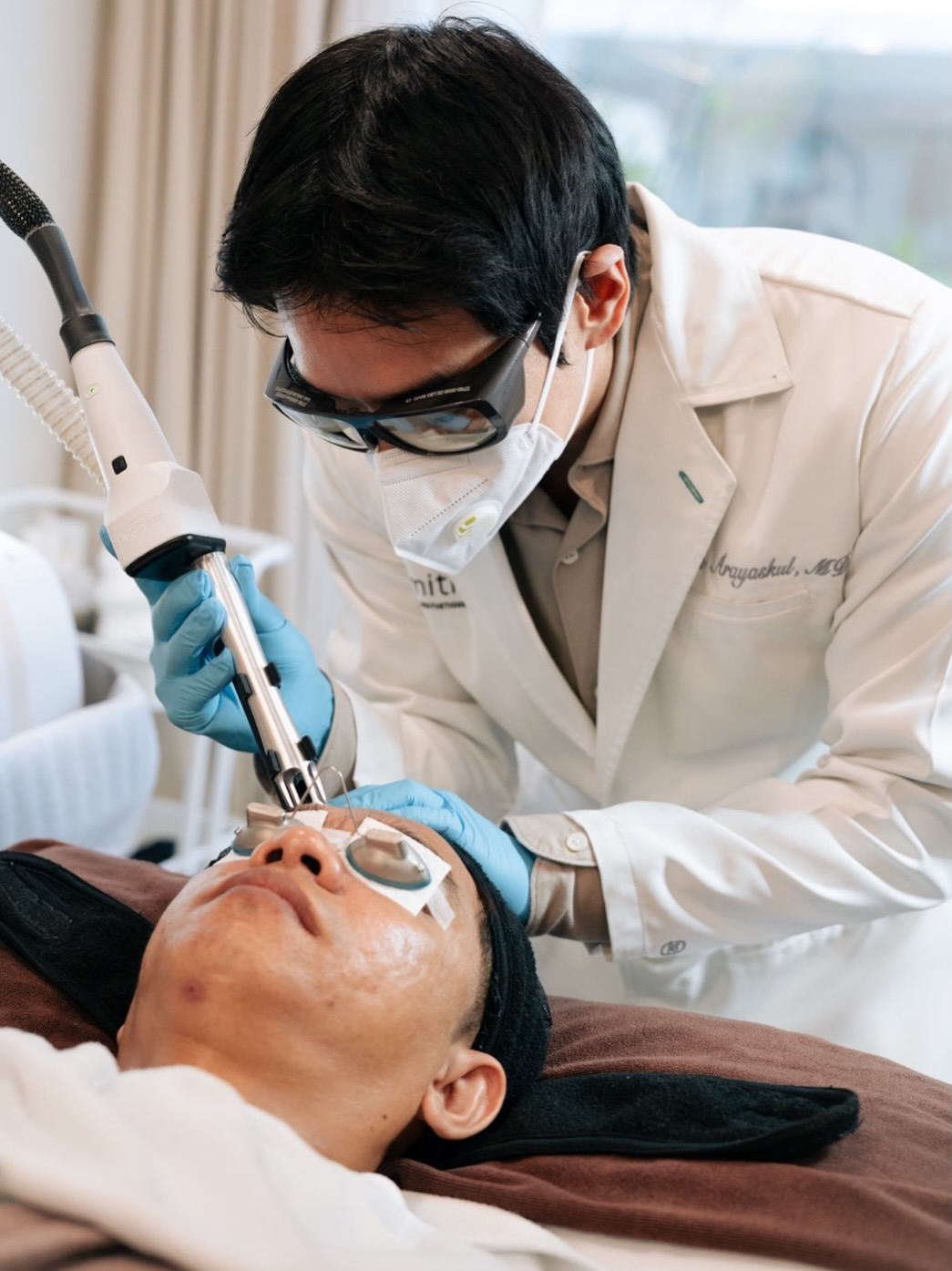 โอ๊ค - สมิทธิ์ อารยะสกุล