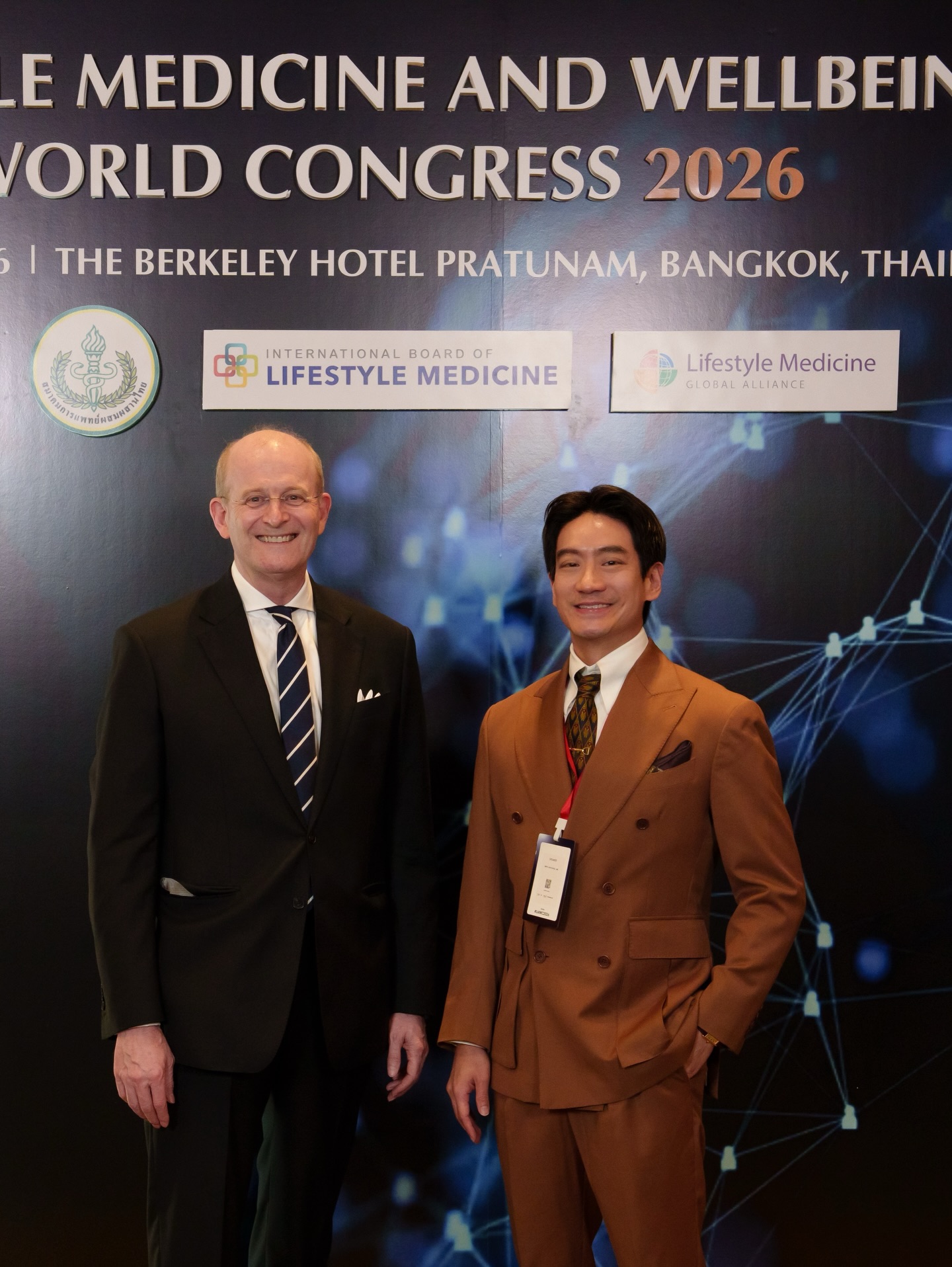 โอ๊ค - สมิทธิ์ อารยะสกุล