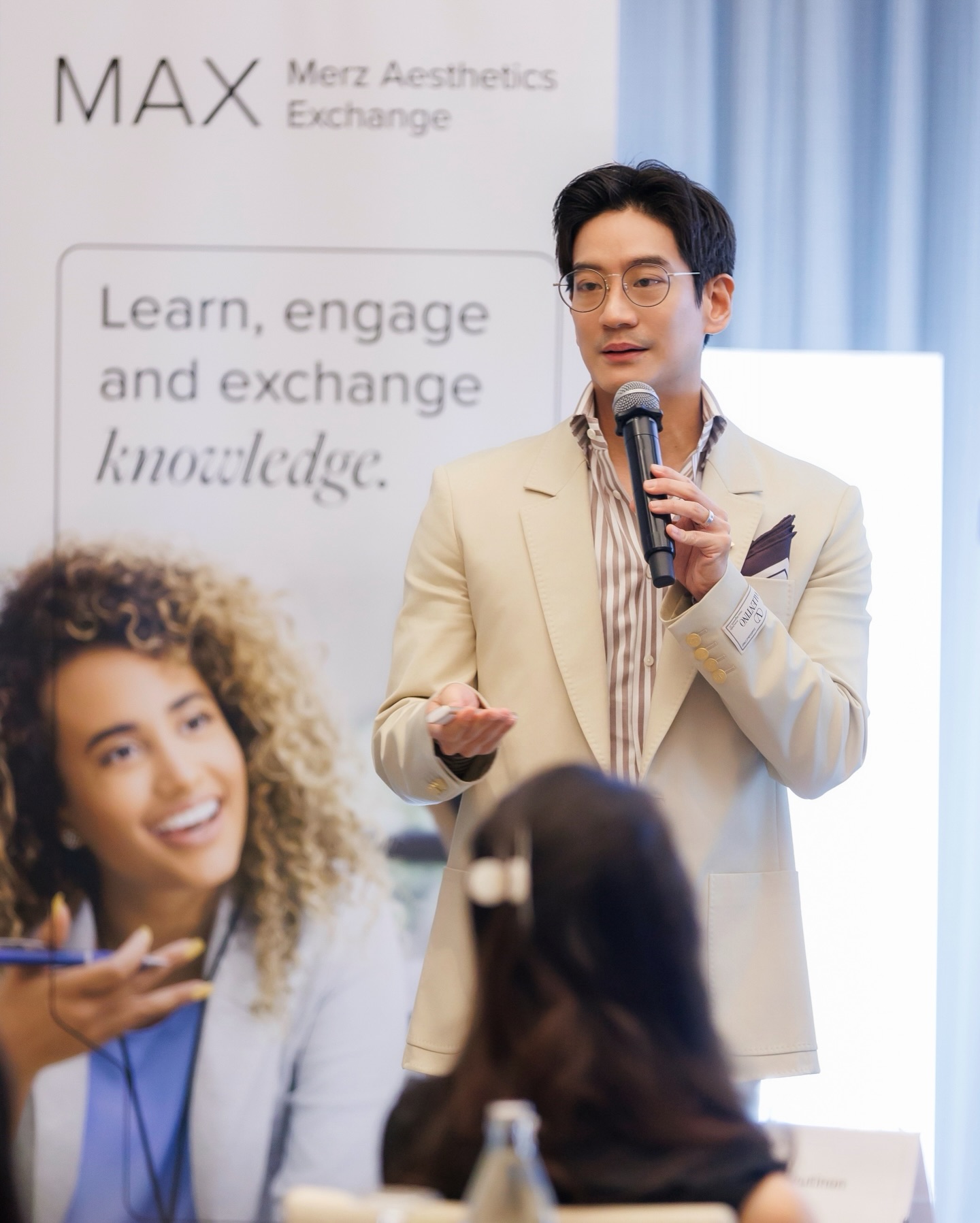 โอ๊ค - สมิทธิ์ อารยะสกุล