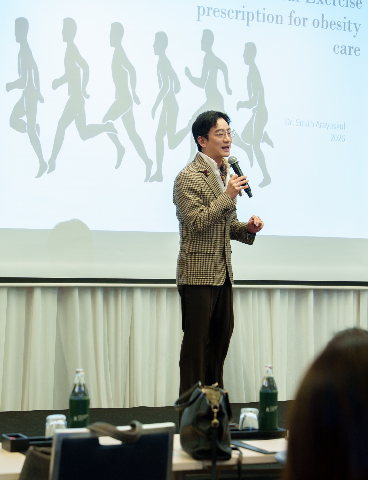 โอ๊ค - สมิทธิ์ อารยะสกุล