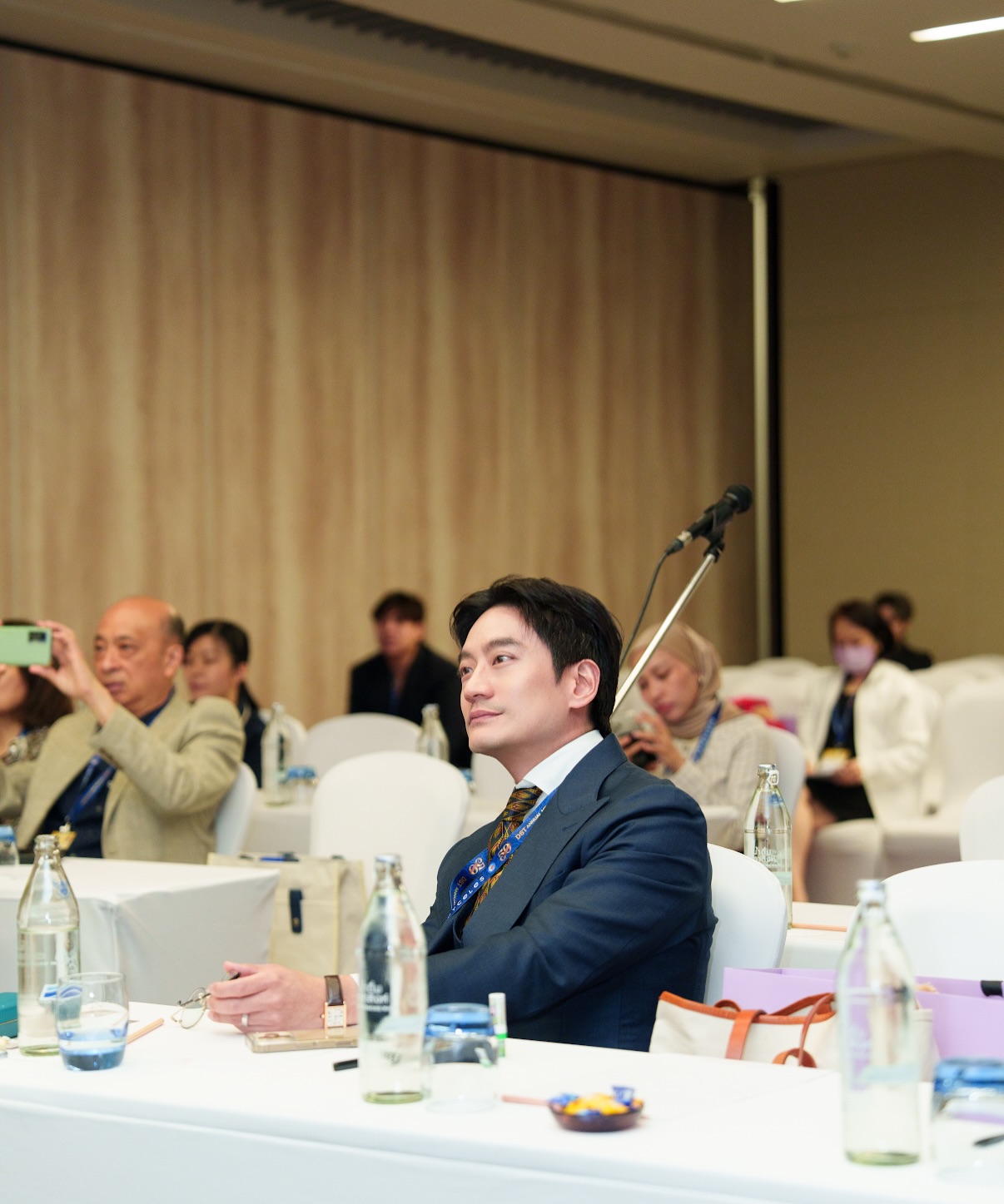 โอ๊ค - สมิทธิ์ อารยะสกุล