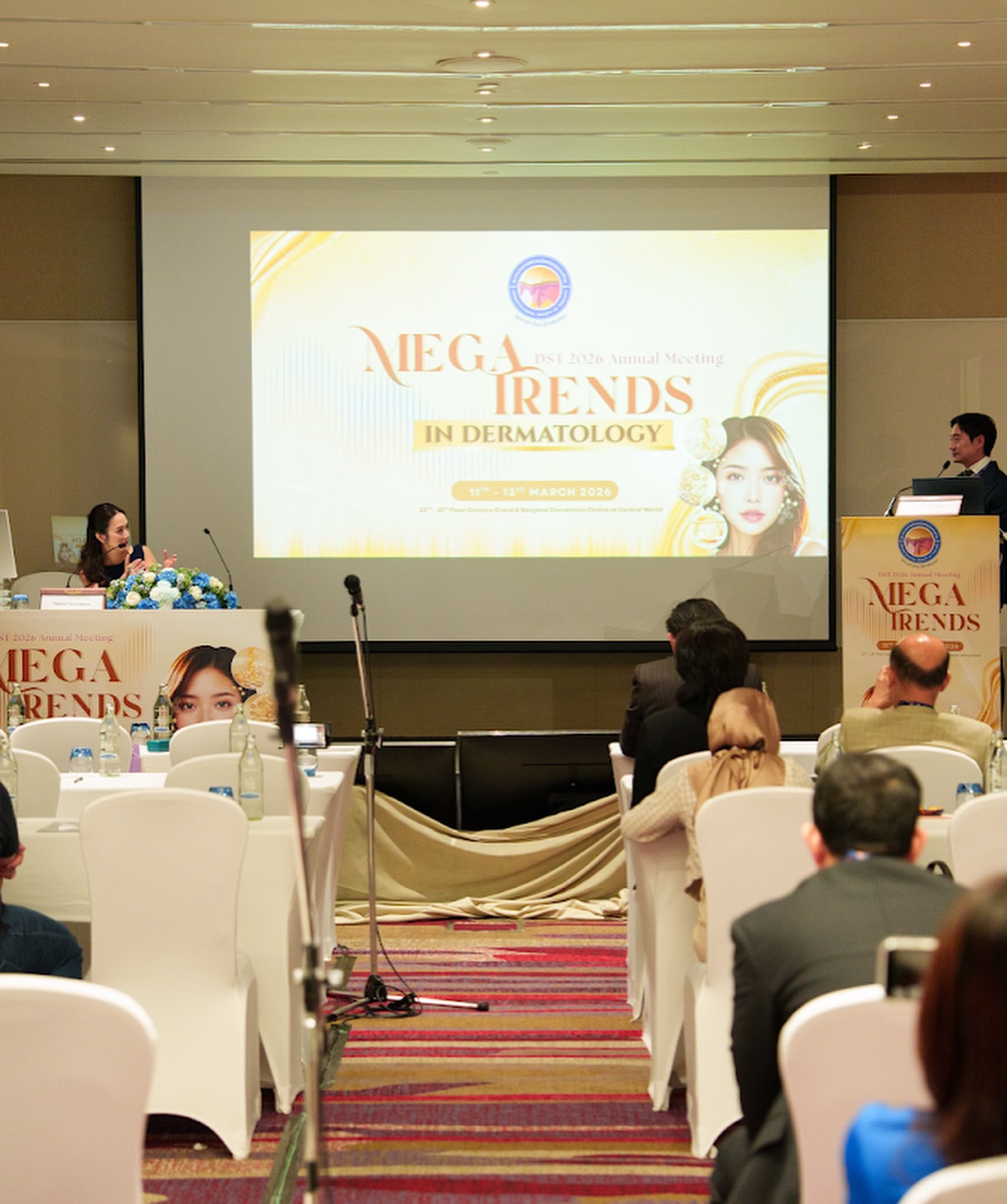 โอ๊ค - สมิทธิ์ อารยะสกุล