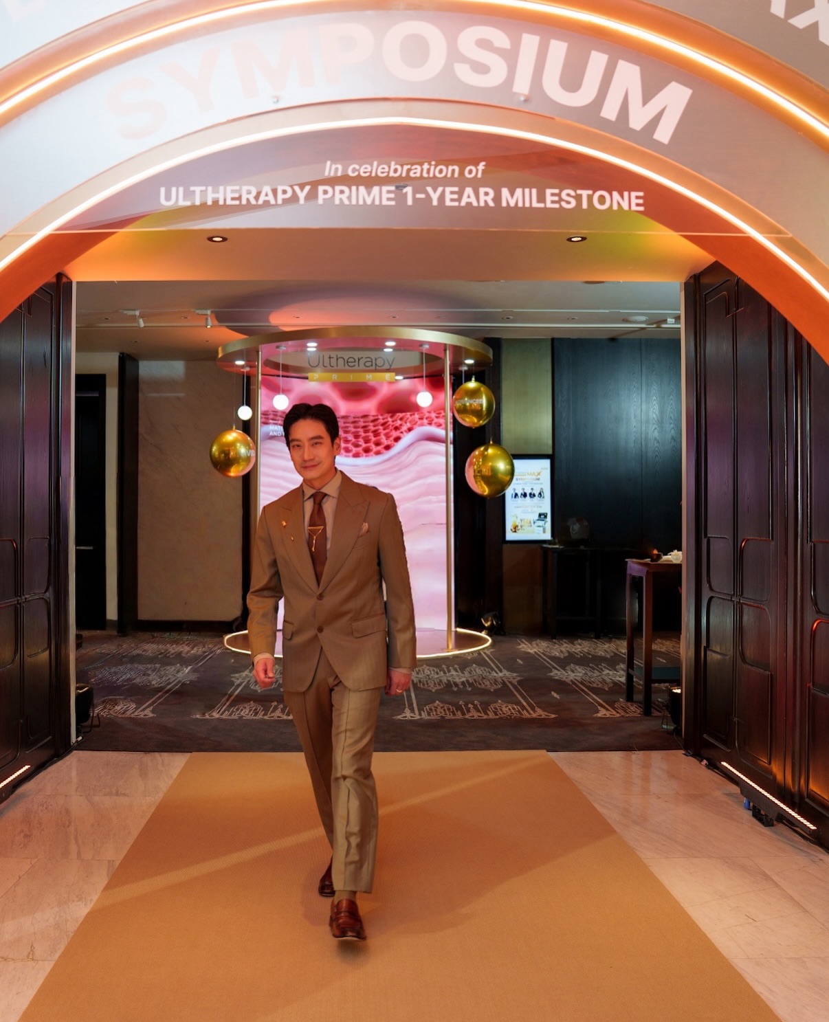 โอ๊ค - สมิทธิ์ อารยะสกุล