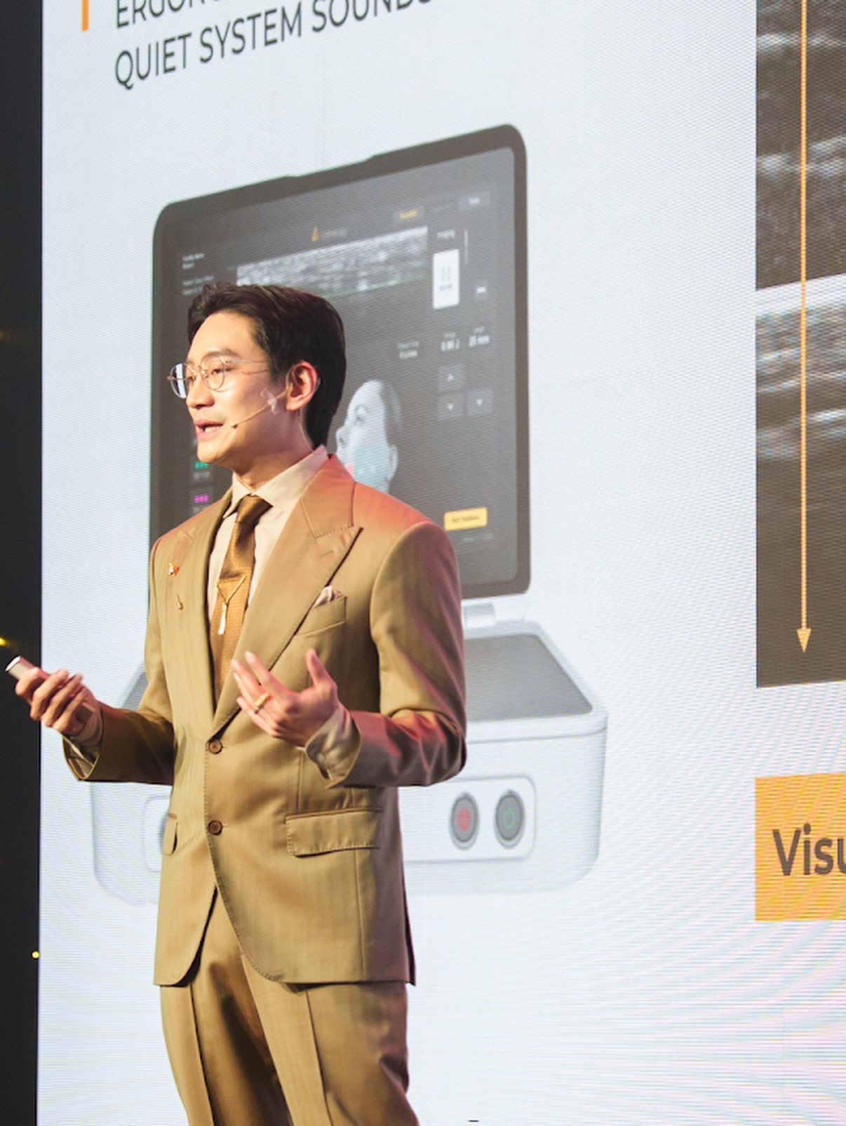 โอ๊ค - สมิทธิ์ อารยะสกุล