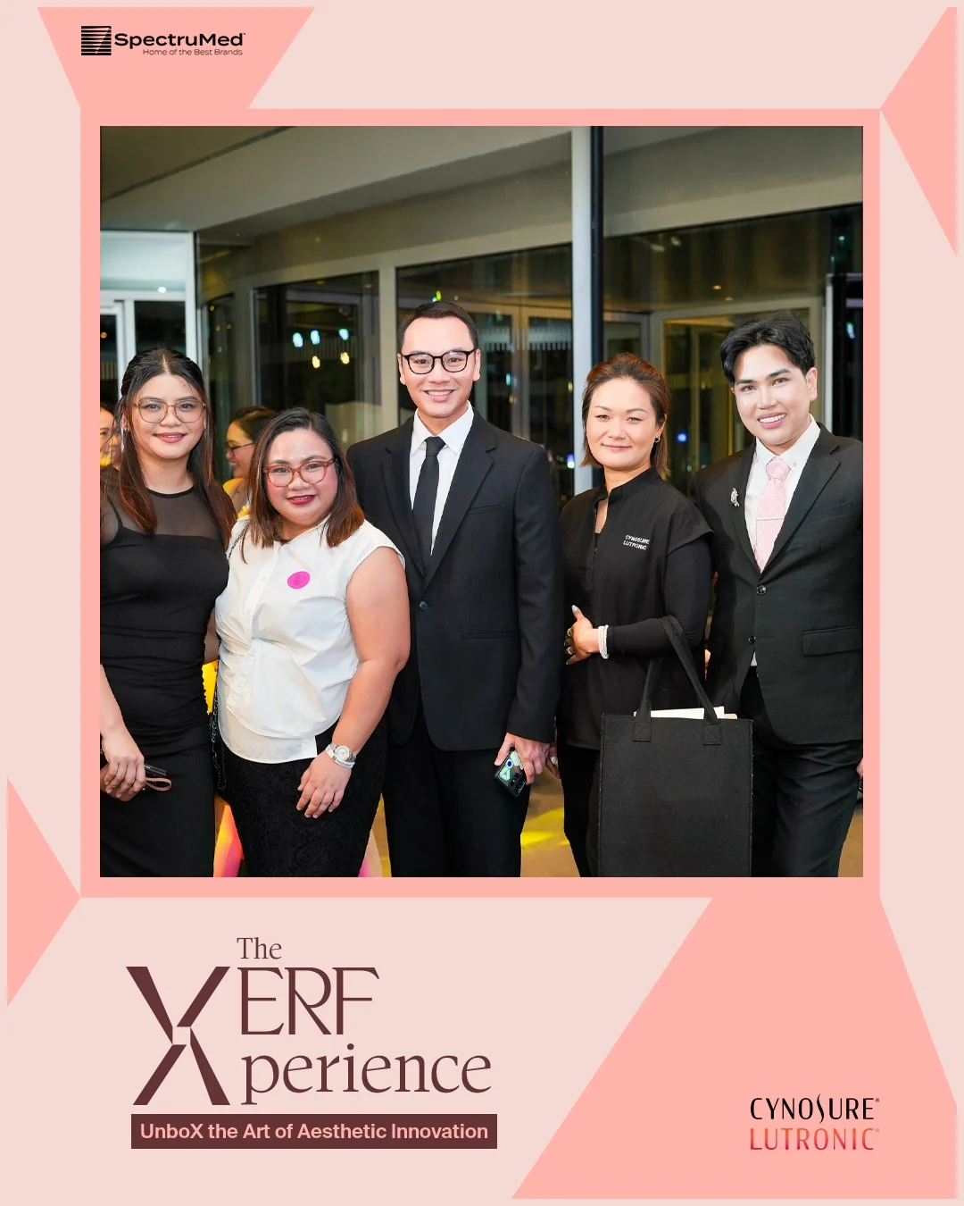 โอ๊ค - สมิทธิ์ อารยะสกุล