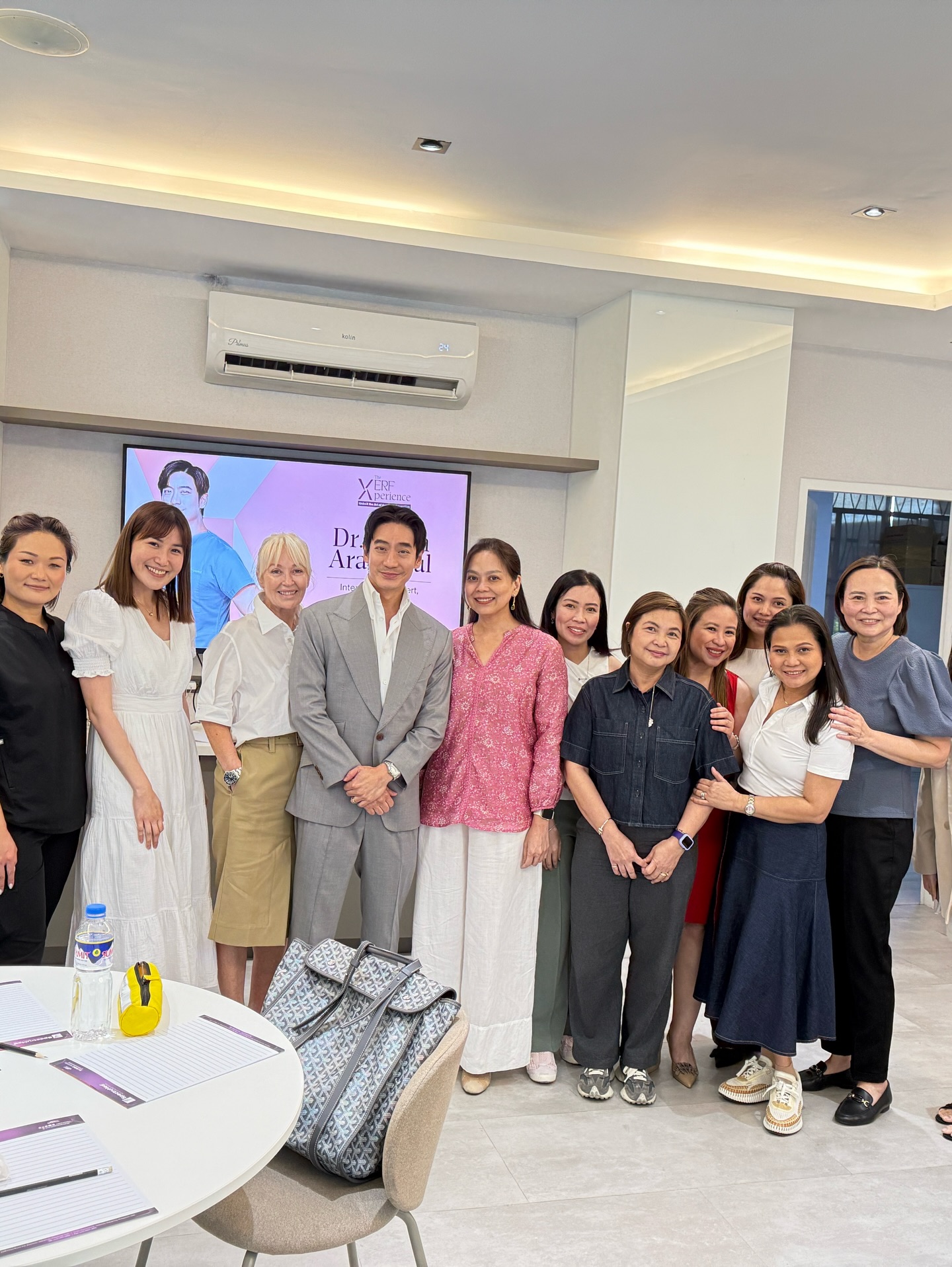 โอ๊ค - สมิทธิ์ อารยะสกุล