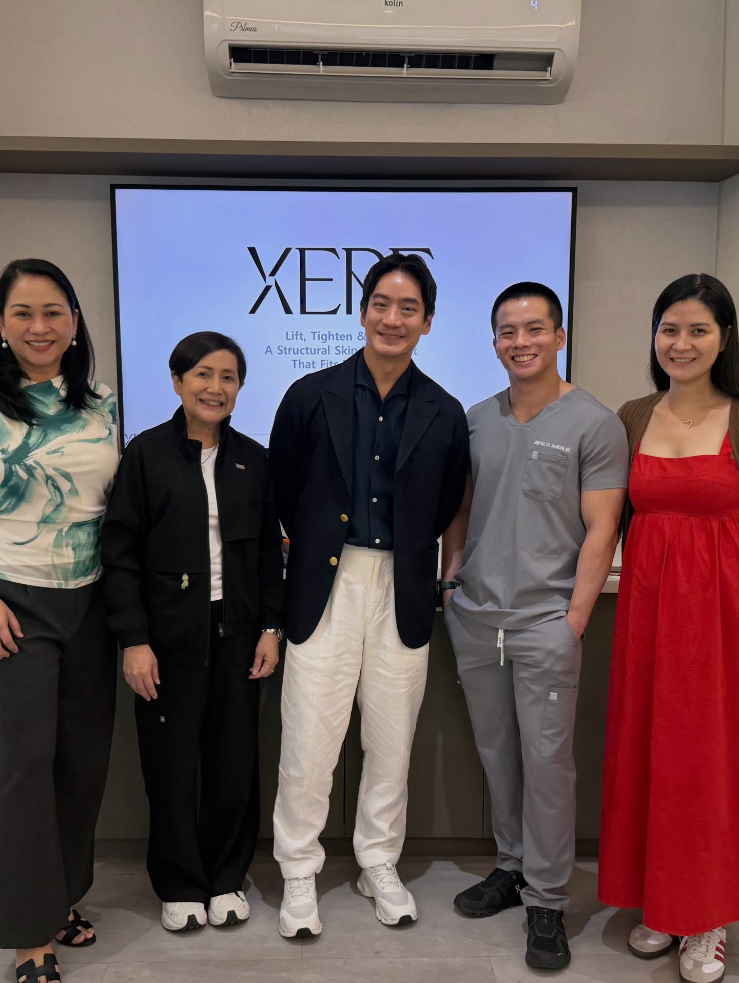 โอ๊ค - สมิทธิ์ อารยะสกุล