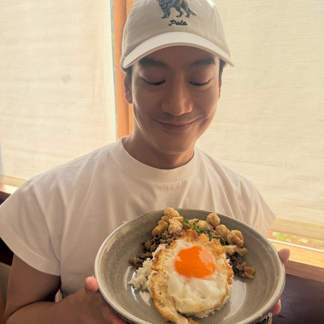 โอ๊ค - สมิทธิ์ อารยะสกุล