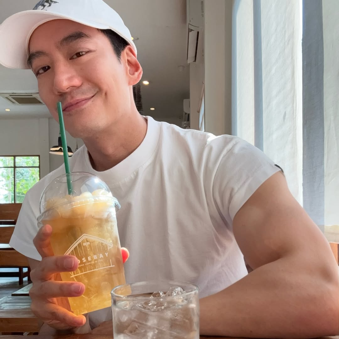 โอ๊ค - สมิทธิ์ อารยะสกุล