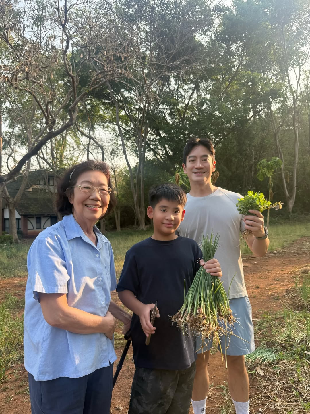 โอ๊ค - สมิทธิ์ อารยะสกุล