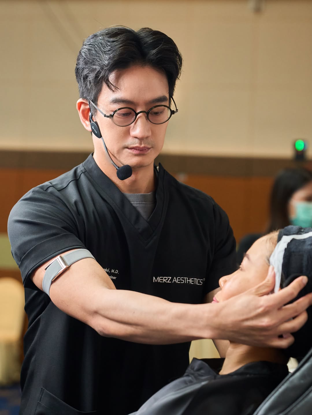 โอ๊ค - สมิทธิ์ อารยะสกุล
