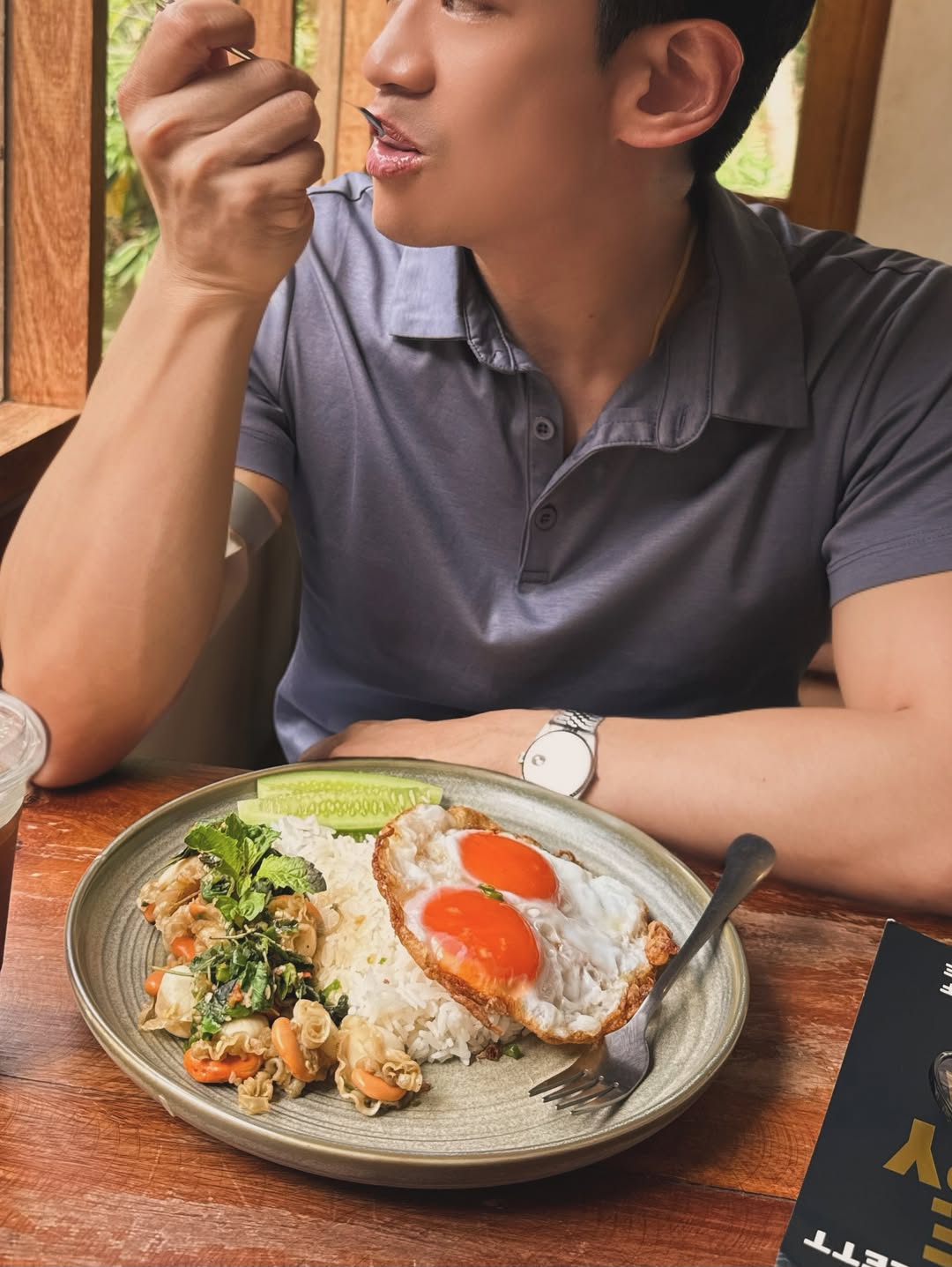 โอ๊ค - สมิทธิ์ อารยะสกุล