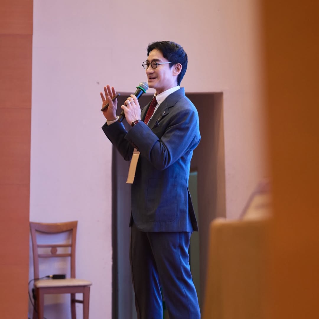 โอ๊ค - สมิทธิ์ อารยะสกุล