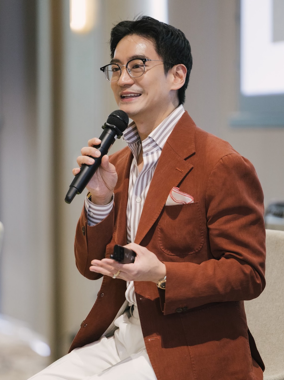 โอ๊ค - สมิทธิ์ อารยะสกุล