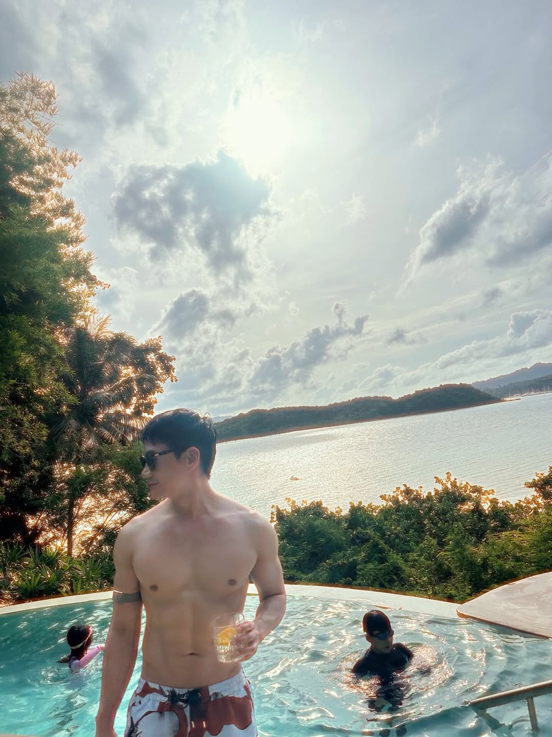 โอ๊ค - สมิทธิ์ อารยะสกุล