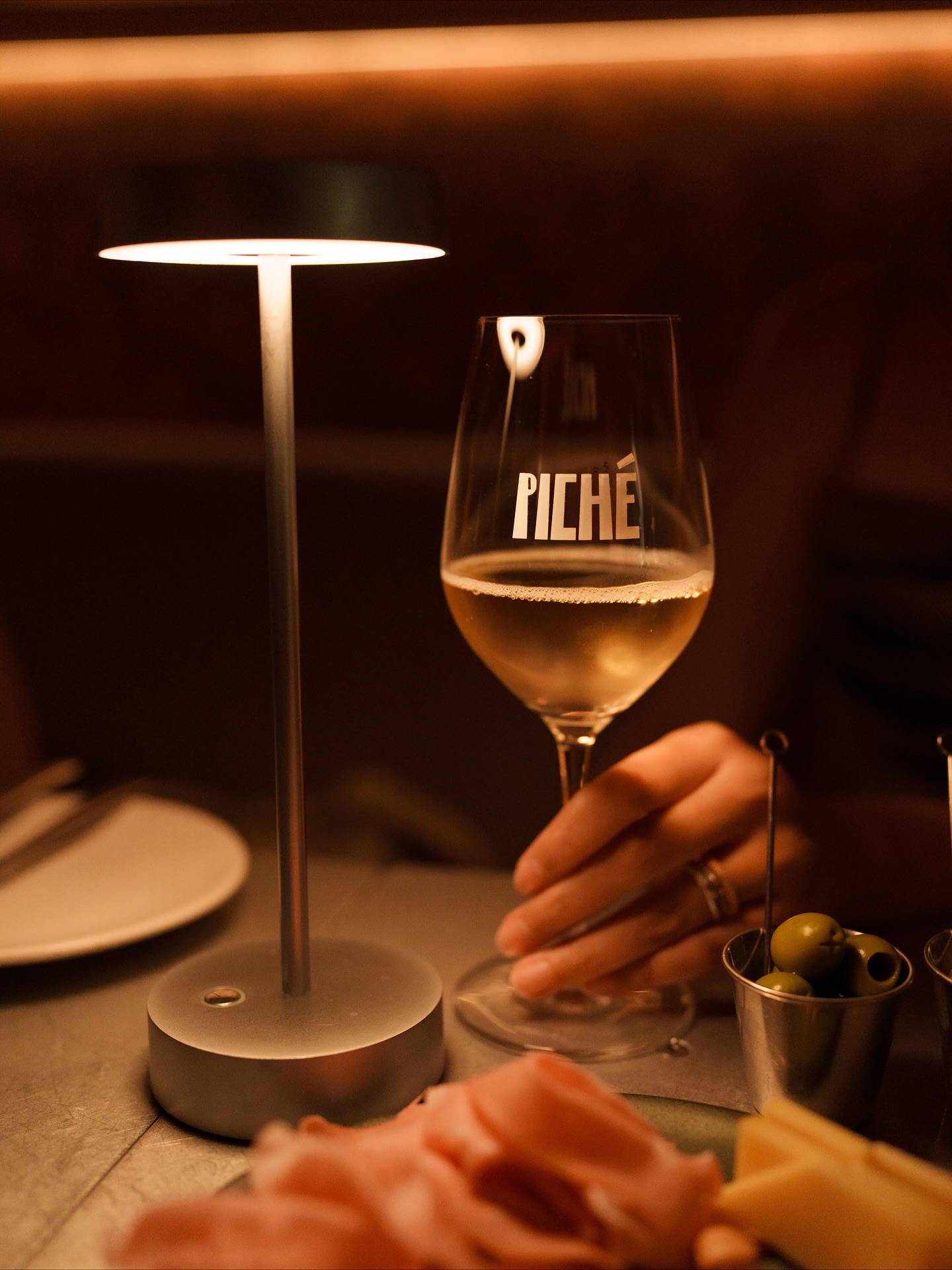 ก่อน - วฑูศิริ ภูวปัญญาสิริ