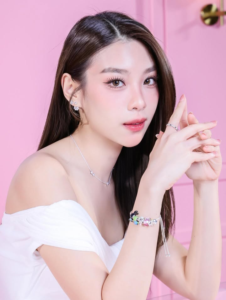 แก้ว - ณัฐรุจา ชุติวรรณโสภณ