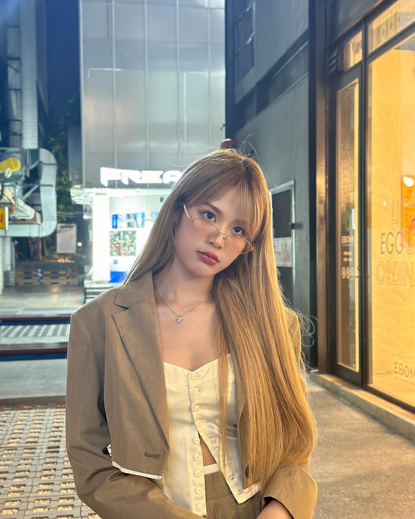โมบายล์ - พิมรภัส ผดุงวัฒนะโชค
