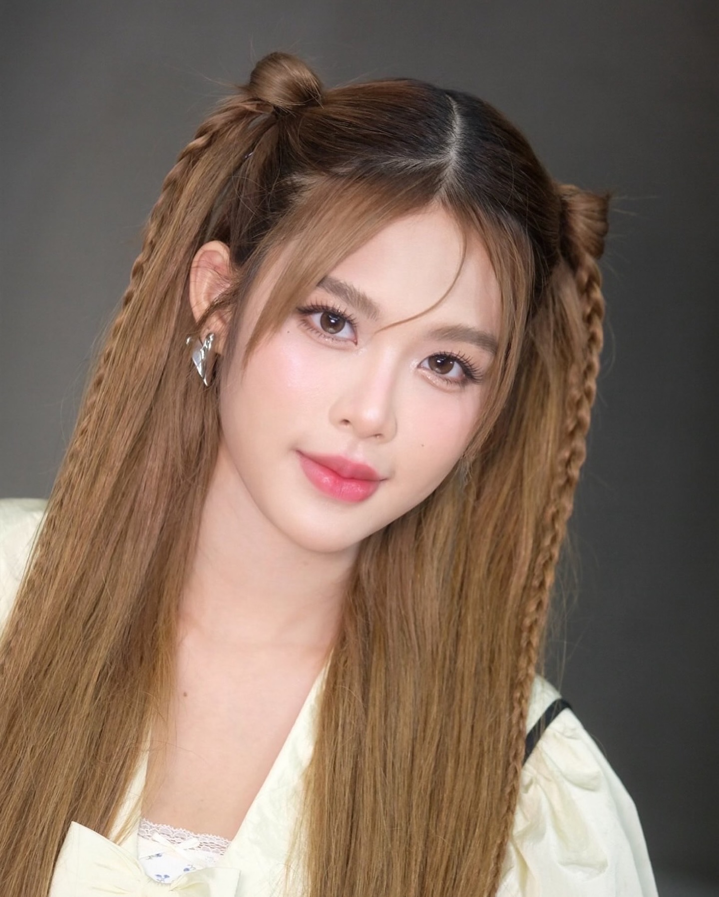 โมบายล์ - พิมรภัส ผดุงวัฒนะโชค
