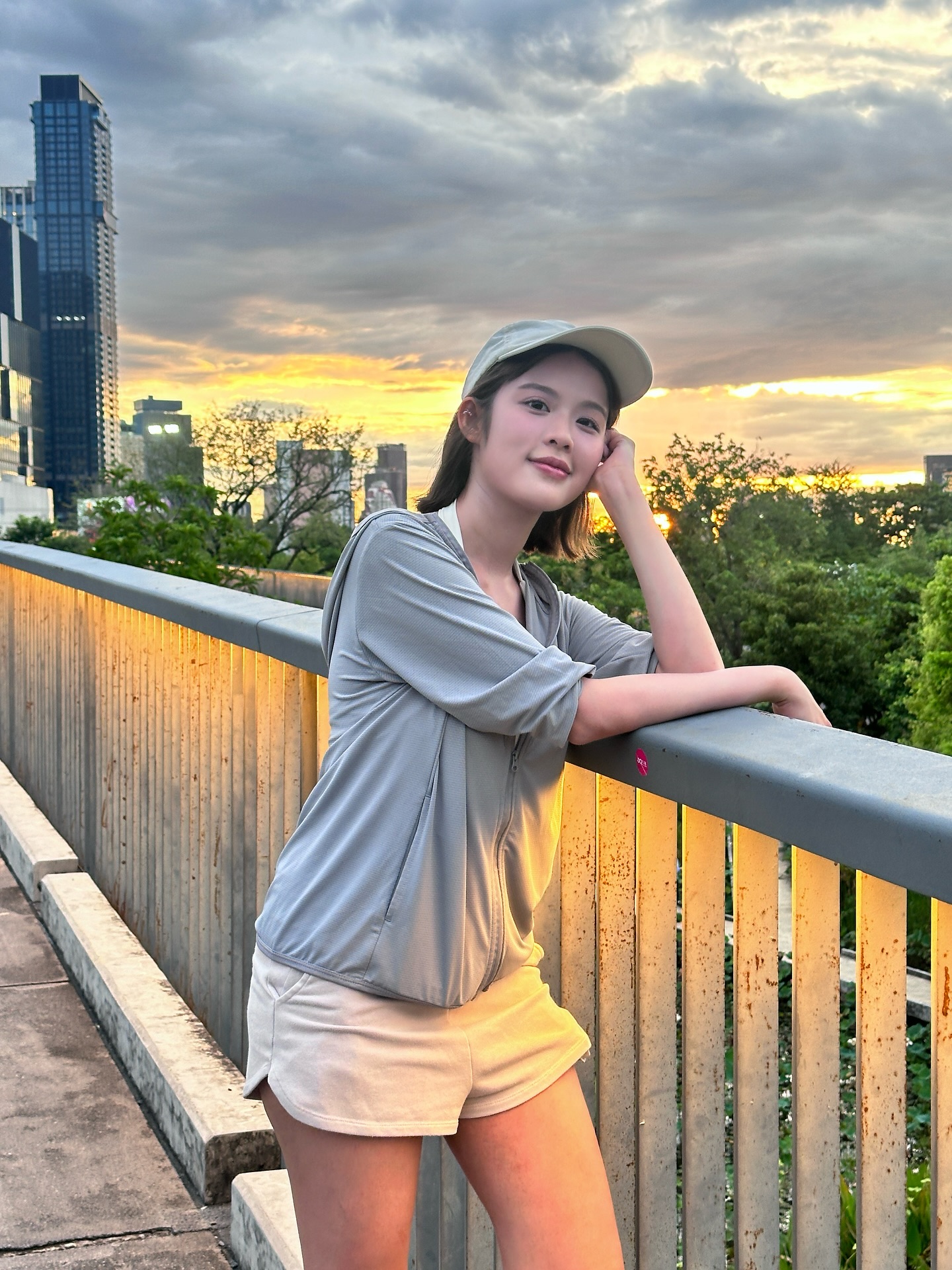 โมบายล์ - พิมรภัส ผดุงวัฒนะโชค