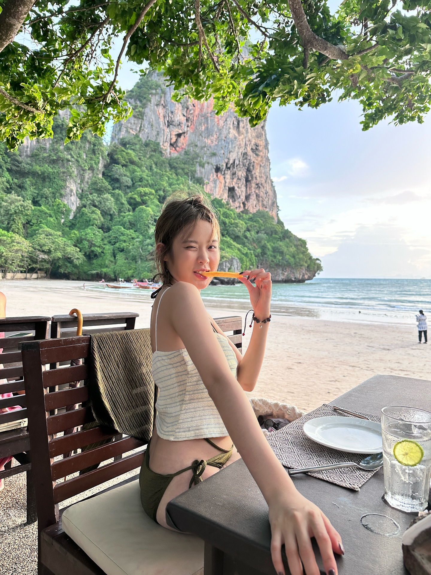 โมบายล์ - พิมรภัส ผดุงวัฒนะโชค