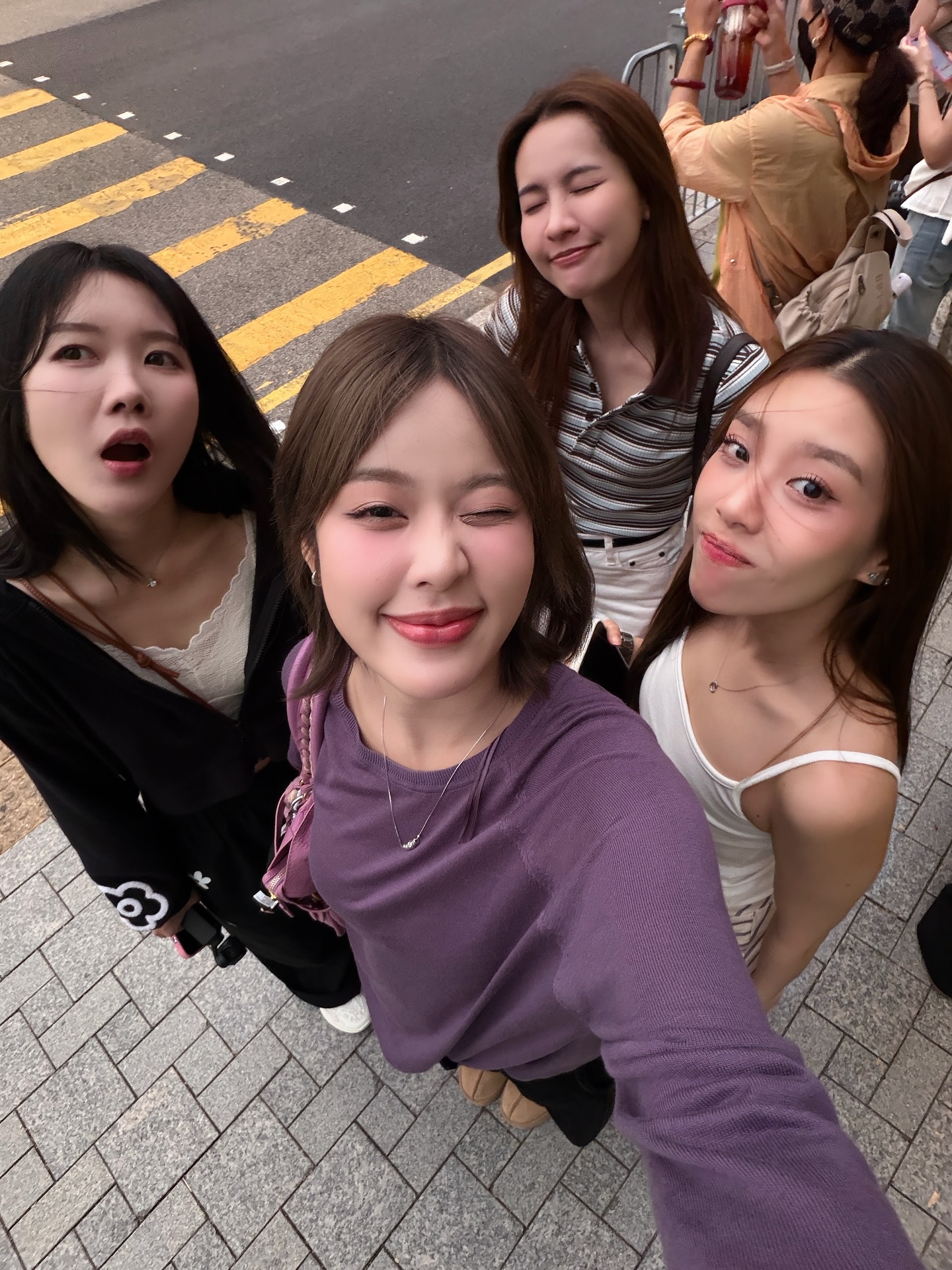 โมบายล์ - พิมรภัส ผดุงวัฒนะโชค