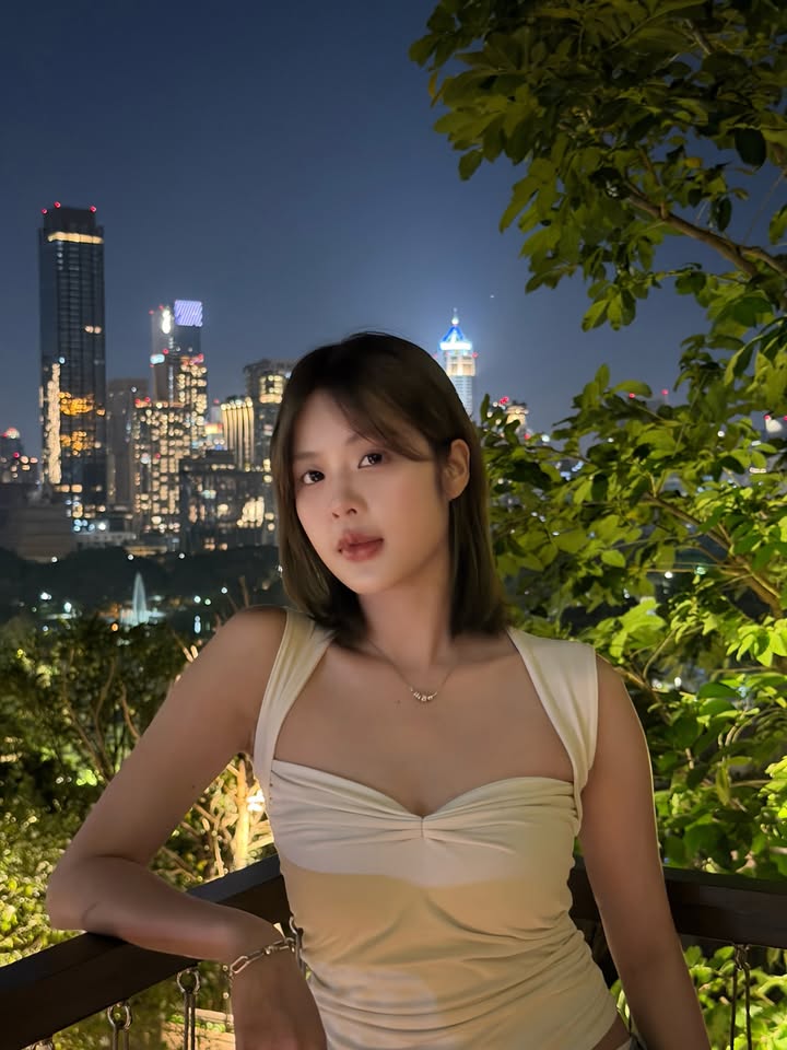 โมบายล์ - พิมรภัส ผดุงวัฒนะโชค