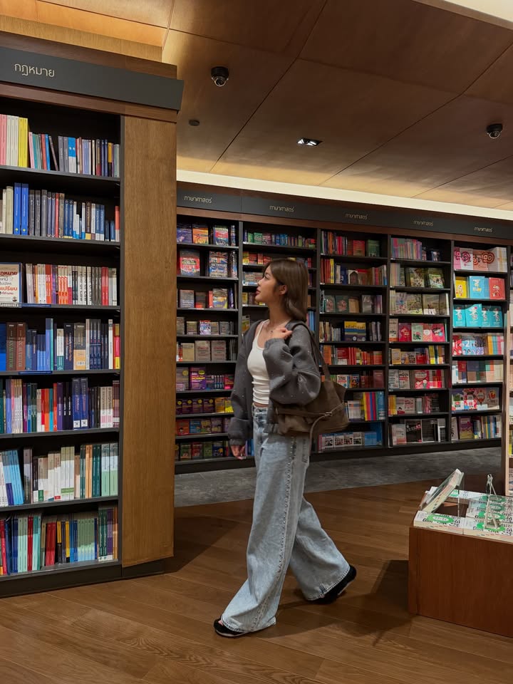 โมบายล์ - พิมรภัส ผดุงวัฒนะโชค