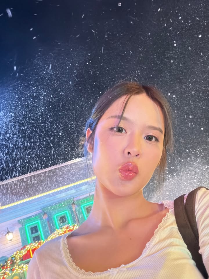 โมบายล์ - พิมรภัส ผดุงวัฒนะโชค