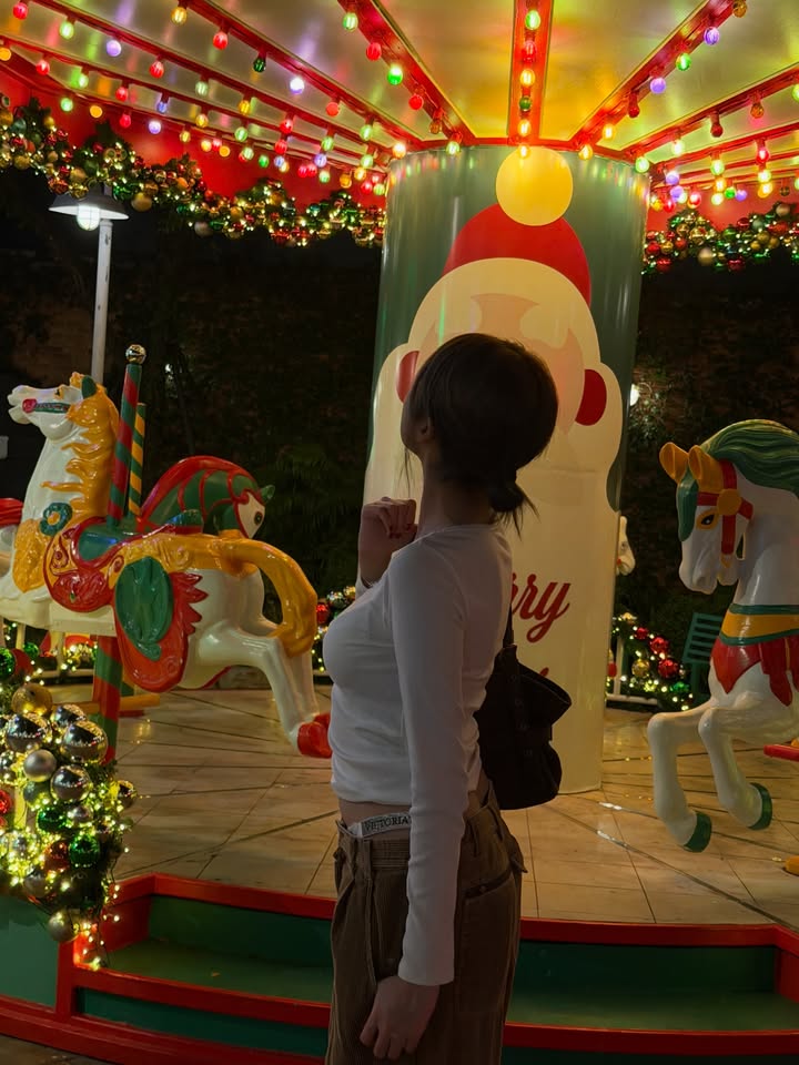 โมบายล์ - พิมรภัส ผดุงวัฒนะโชค