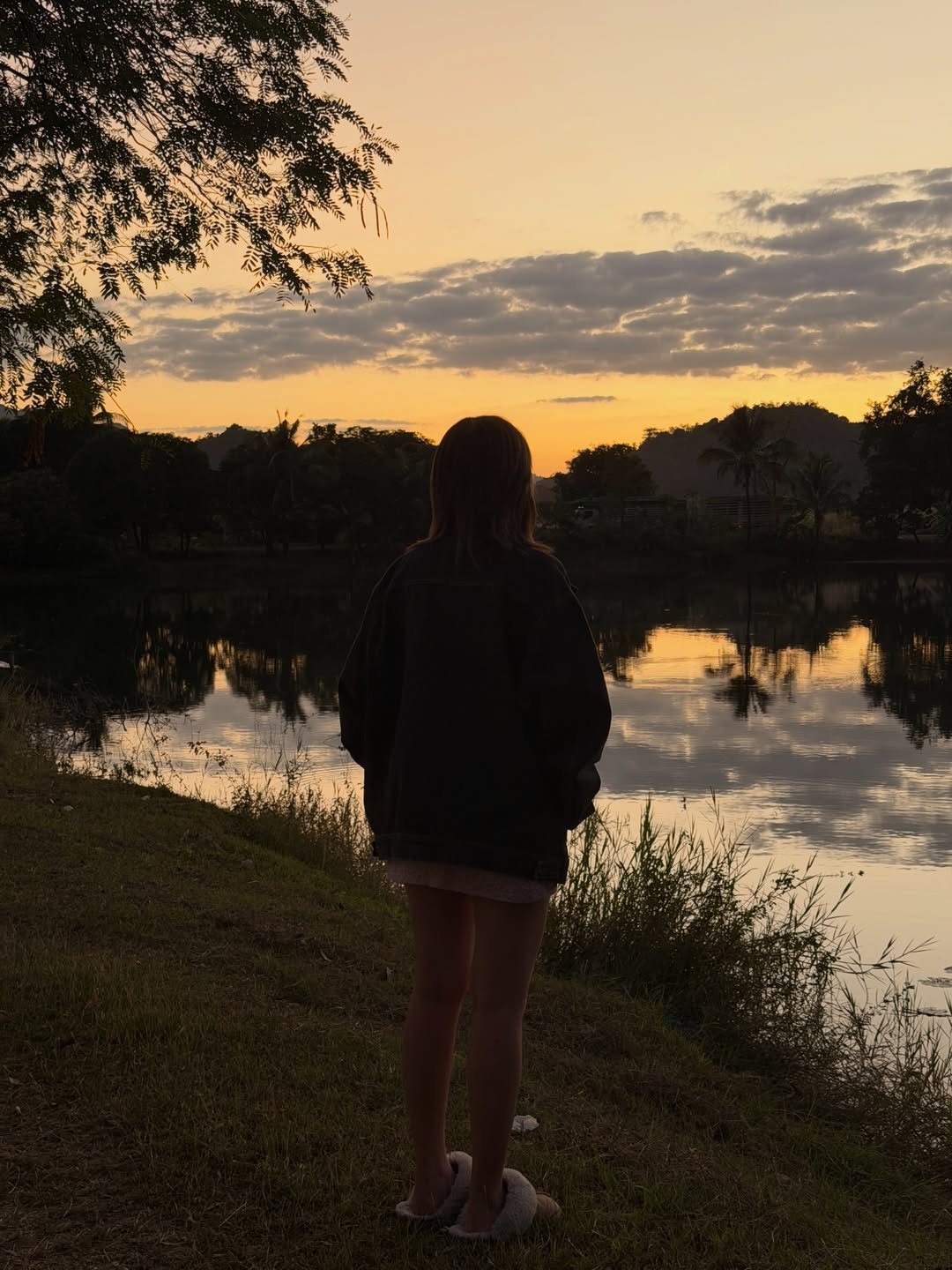 โมบายล์ - พิมรภัส ผดุงวัฒนะโชค