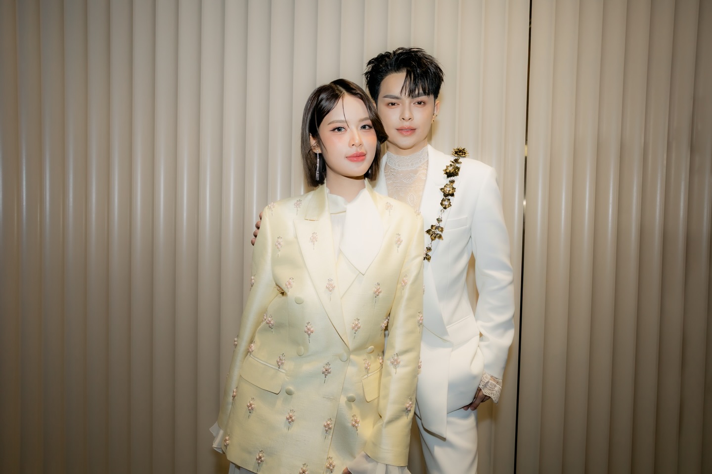 โมบายล์ - พิมรภัส ผดุงวัฒนะโชค