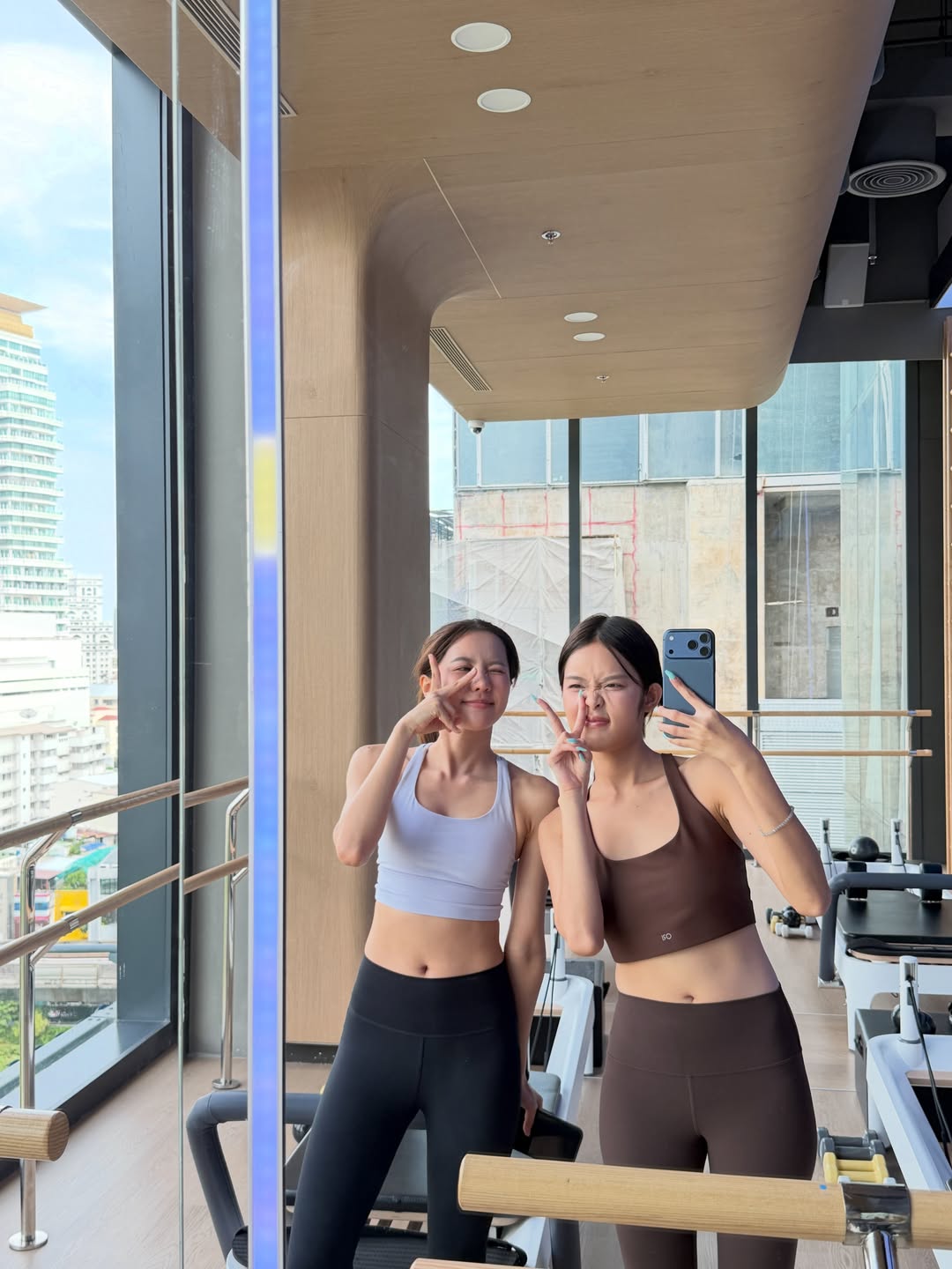 โมบายล์ - พิมรภัส ผดุงวัฒนะโชค