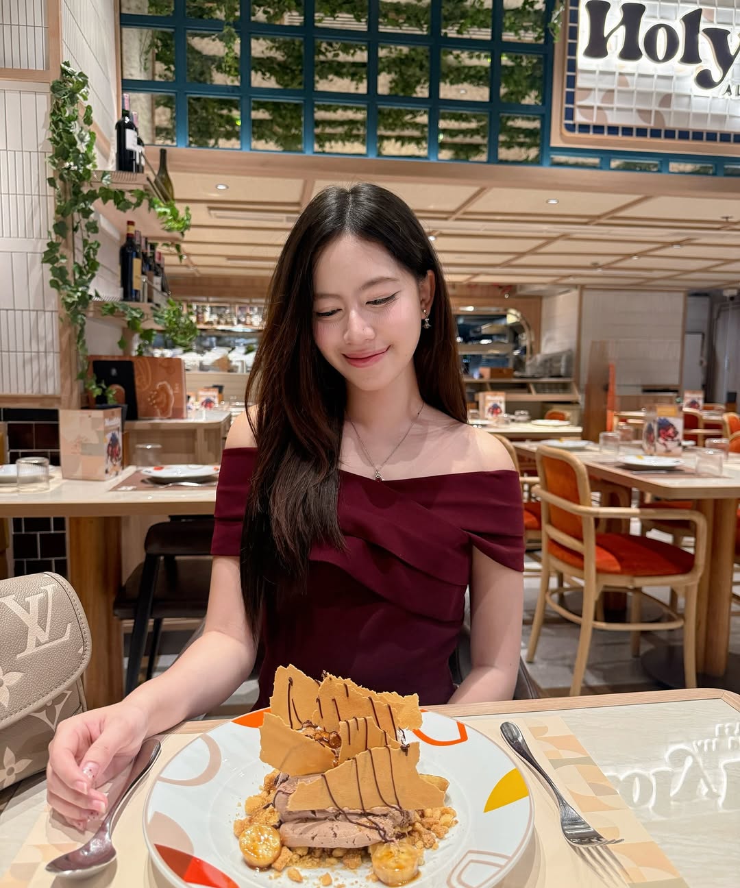 จ๋า - ณปภัช วรพฤทธานนท์
