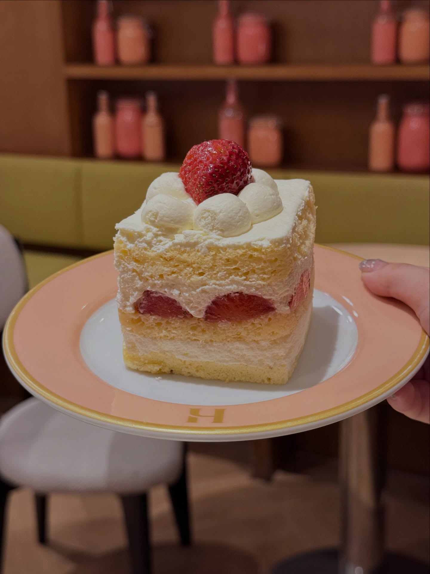 จ๋า - ณปภัช วรพฤทธานนท์