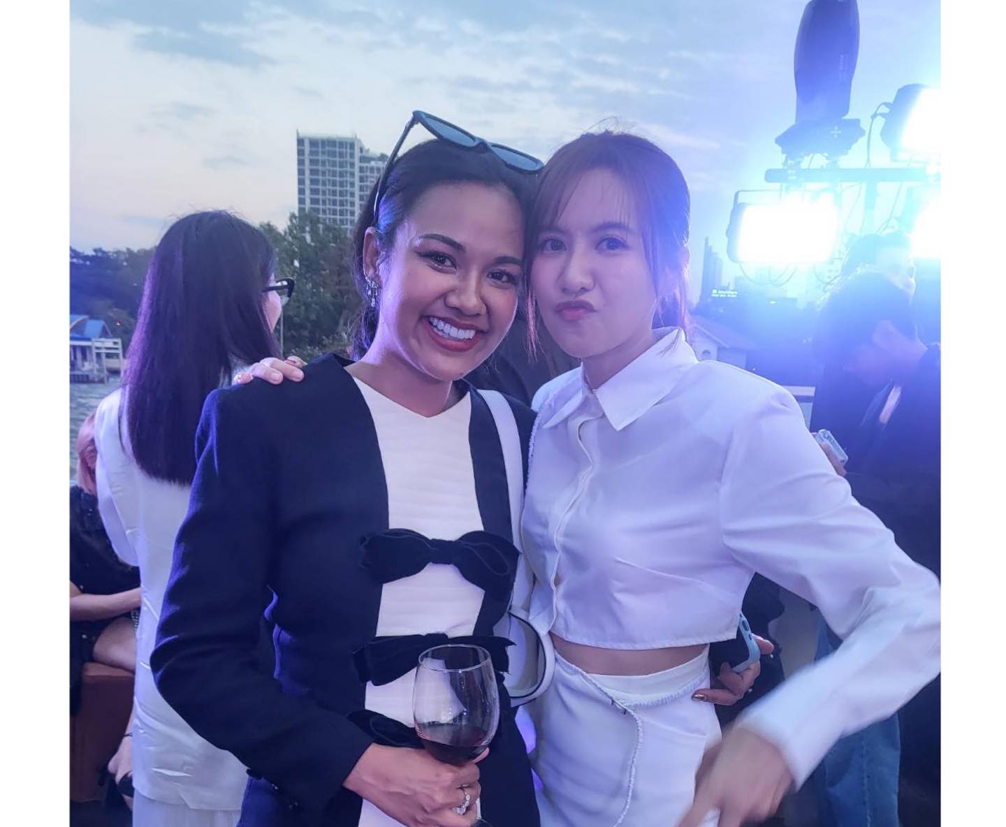 น้ำหนึ่ง - มิลิน ดอกเทียน